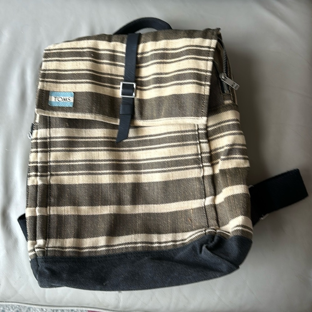 Toms backpack. In excellent condition